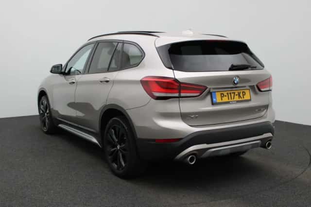 BMW X1 (2022) thumbnail 3