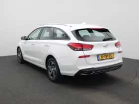 Hyundai i30 (2021) thumbnail 4
