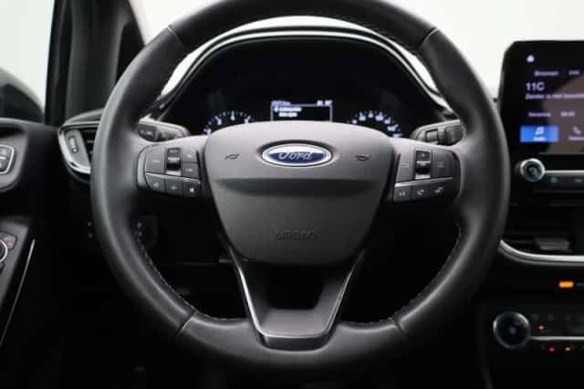 Ford Fiesta (2021) thumbnail 3