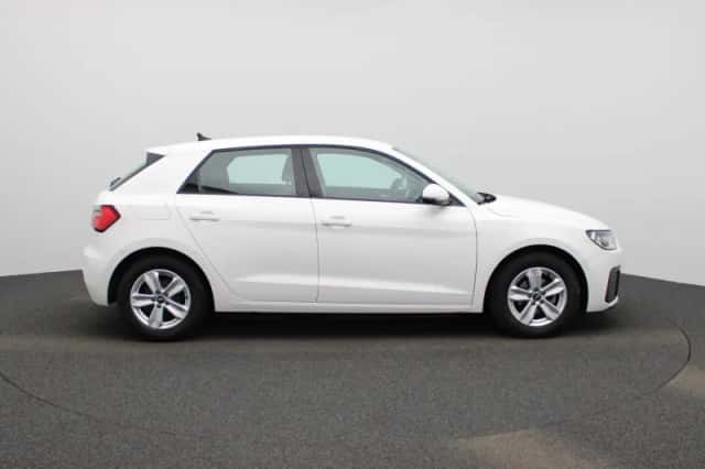 Audi A1 (2023) thumbnail 8