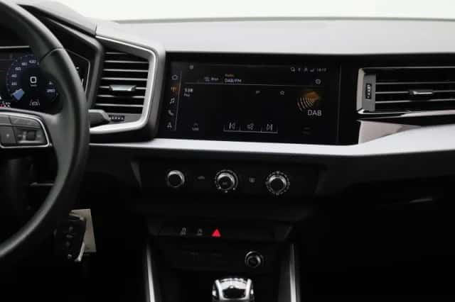 Audi A1 (2023) thumbnail 9