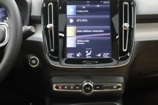 Volvo XC40 (2022) thumbnail 11