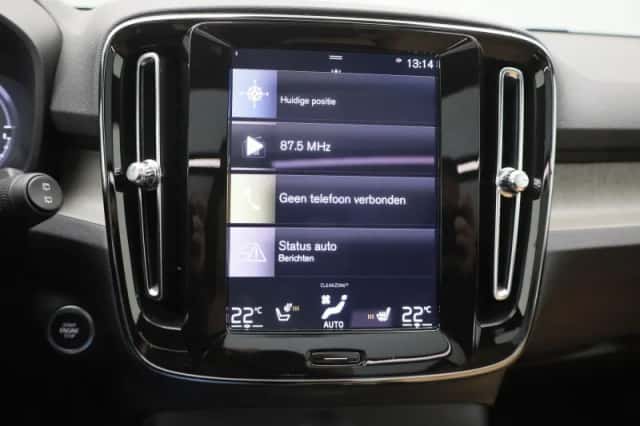 Volvo XC40 (2022) thumbnail 18