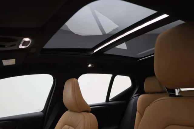 Volvo XC40 (2022) thumbnail 32
