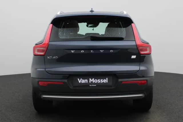 Volvo XC40 (2022) thumbnail 7