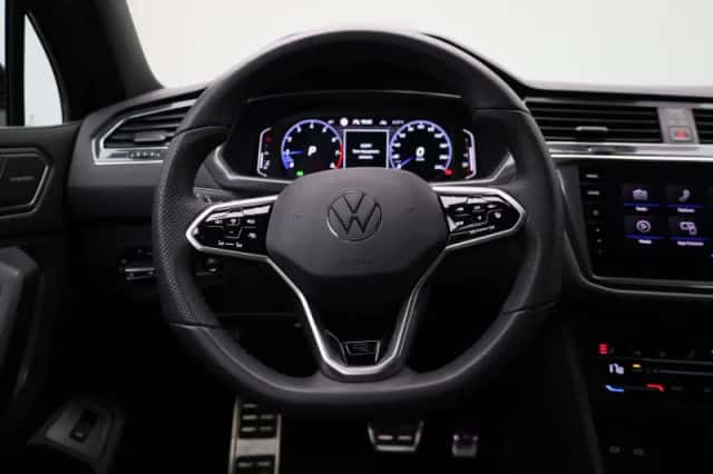 Volkswagen Tiguan (2022) thumbnail 3