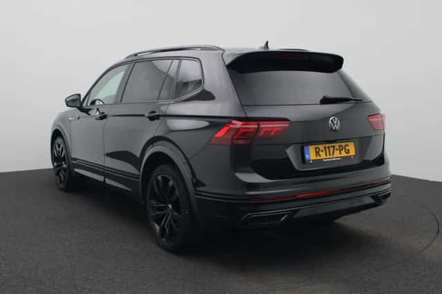 Volkswagen Tiguan (2022) thumbnail 4