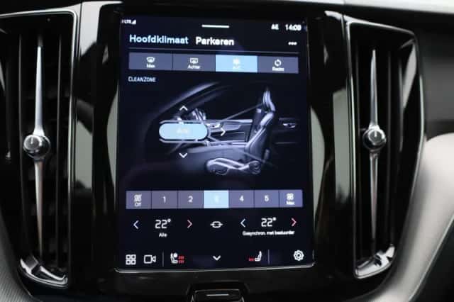 Volvo XC60 (2023) thumbnail 26