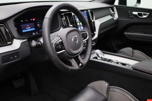 Volvo XC60 (2023) thumbnail 30