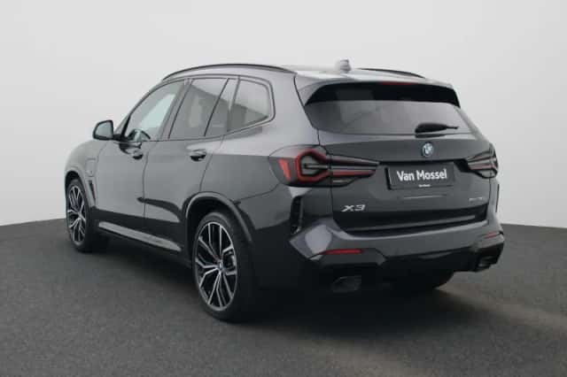 BMW X3 (2022) thumbnail 4