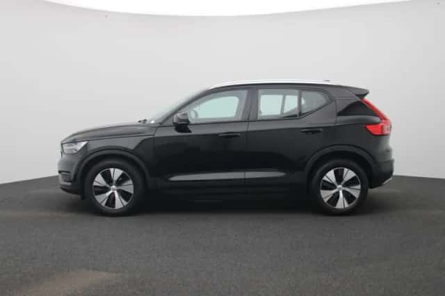 Volvo XC40 (2021) thumbnail 4