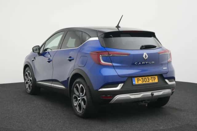 Renault Captur (2021) thumbnail 2