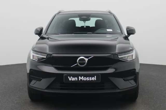 Volvo XC40 (2023) thumbnail 3