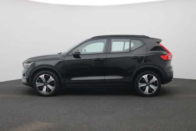 Volvo XC40 (2023) thumbnail 4
