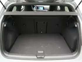 Volkswagen Golf (2024) thumbnail 44