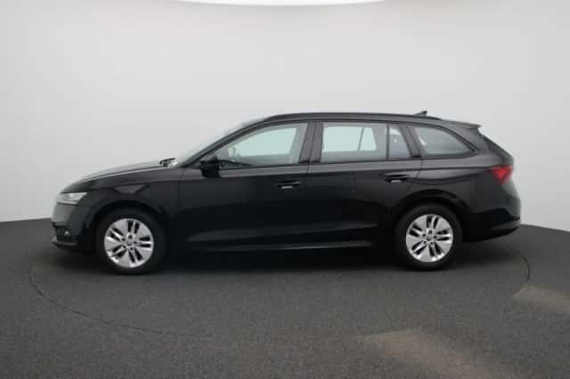 Škoda Octavia (2024) thumbnail 4