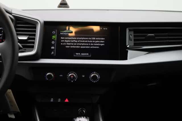Audi A1 (2021) thumbnail 9