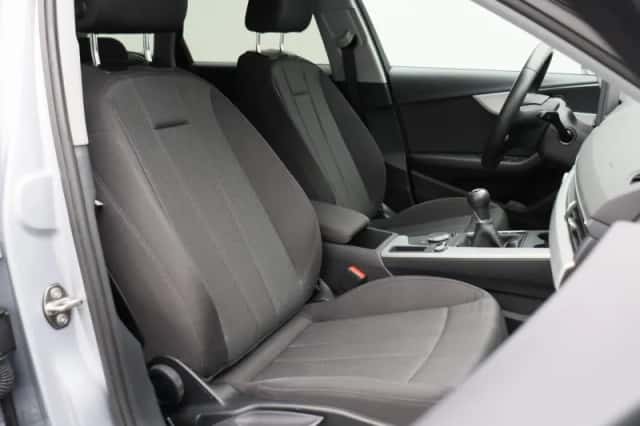 Audi A4 (2019) thumbnail 35