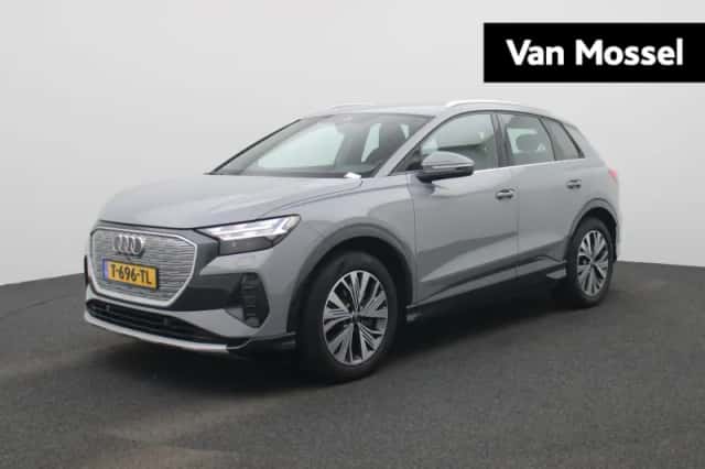 Audi Q4 e-tron (2023) thumbnail 1