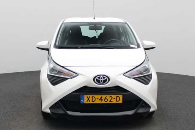 Toyota Aygo (2018) thumbnail 3