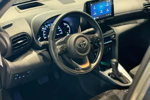 Toyota Yaris Cross (2023) thumbnail 3