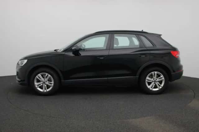 Audi Q3 (2022) thumbnail 4