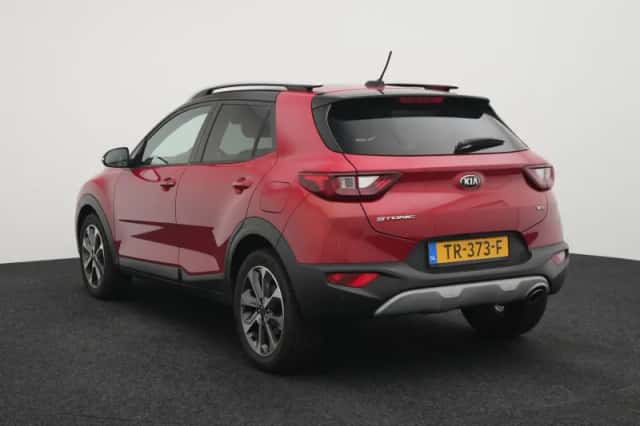 Kia Stonic (2018) thumbnail 2
