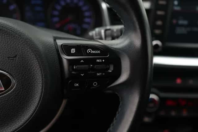 Kia Stonic (2018) thumbnail 17