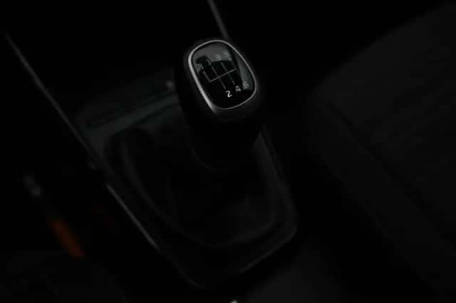 Kia Stonic (2018) thumbnail 19