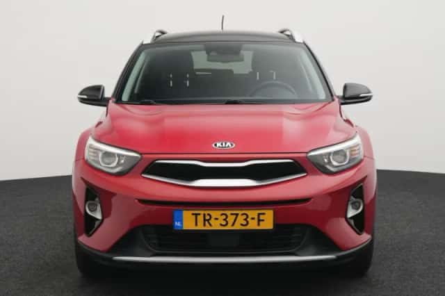 Kia Stonic (2018) thumbnail 3