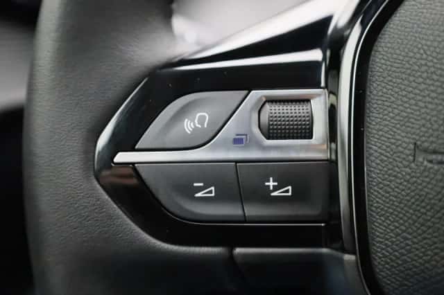 Peugeot 208 (2022) thumbnail 17