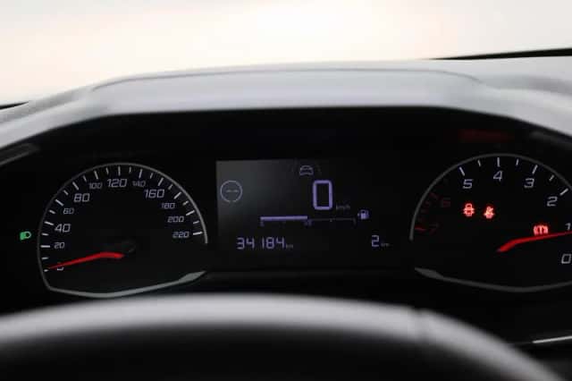 Peugeot 208 (2022) thumbnail 8