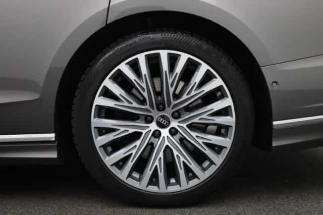 Audi A8 (2023) thumbnail 13