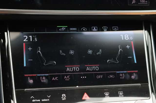 Audi A8 (2023) thumbnail 18
