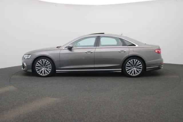 Audi A8 (2023) thumbnail 4