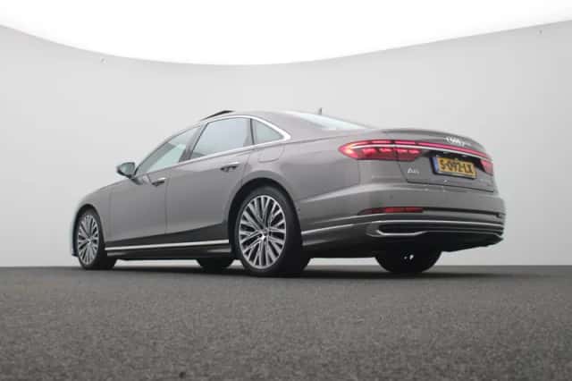 Audi A8 (2023) thumbnail 57