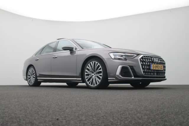 Audi A8 (2023) thumbnail 58