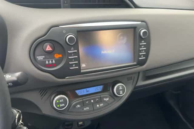 Toyota Yaris (2019) thumbnail 4