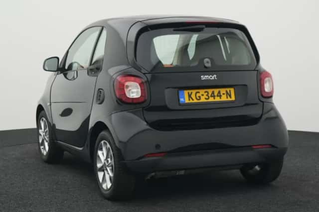 Smart Fortwo (2015) thumbnail 2