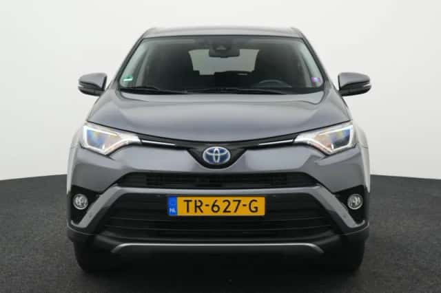Toyota RAV4 (2018) thumbnail 3