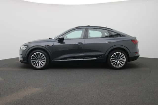 Audi e-tron (2021) thumbnail 4