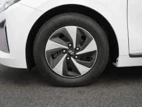 Hyundai Ioniq (2017) thumbnail 38