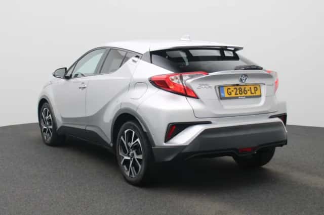 Toyota C-HR (2019) thumbnail 2