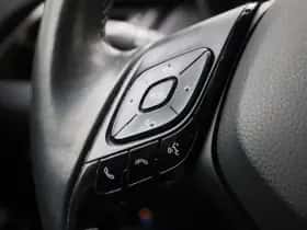 Toyota C-HR (2019) thumbnail 19