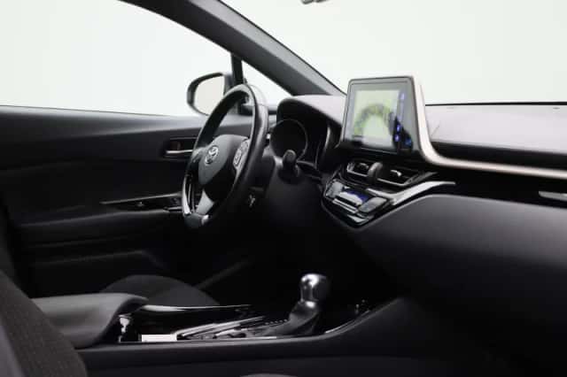 Toyota C-HR (2019) thumbnail 31
