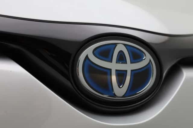 Toyota C-HR (2019) thumbnail 36