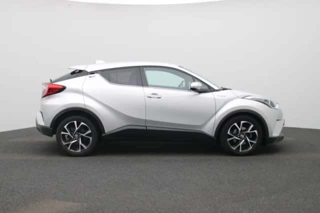 Toyota C-HR (2019) thumbnail 6