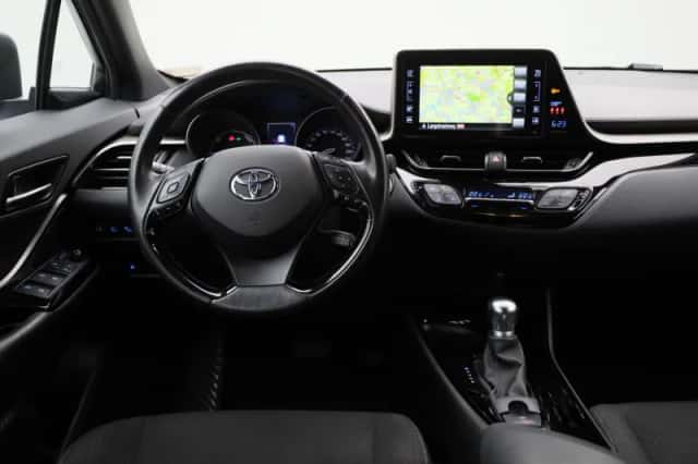 Toyota C-HR (2019) thumbnail 7