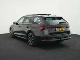 Škoda Octavia (2021) thumbnail 2