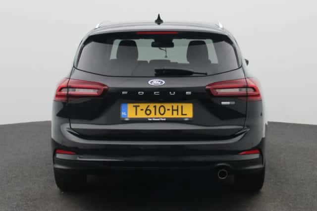 Ford Focus (2023) thumbnail 5